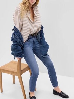 NWT Gap Medium Indigo Midrise Super Skinny Jegging